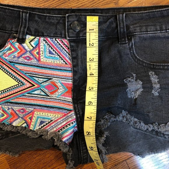 RIP CURL Denim SHORT SHORTS Low Rise Cut Off Embroidered Distressed Women SIZE 9 - Picture 5 of 10